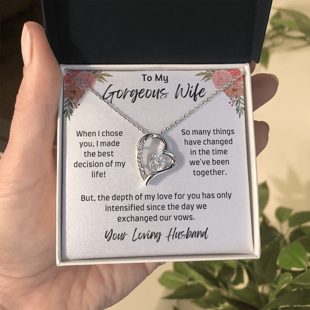 Gorgeous Wife / Forever Love Necklace