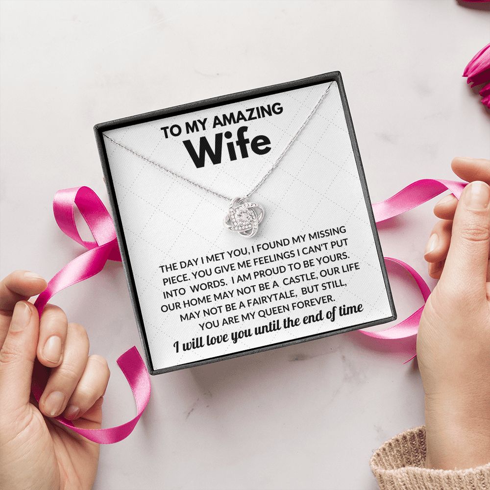 Amazing Wife My Queen Love Knot Necklace