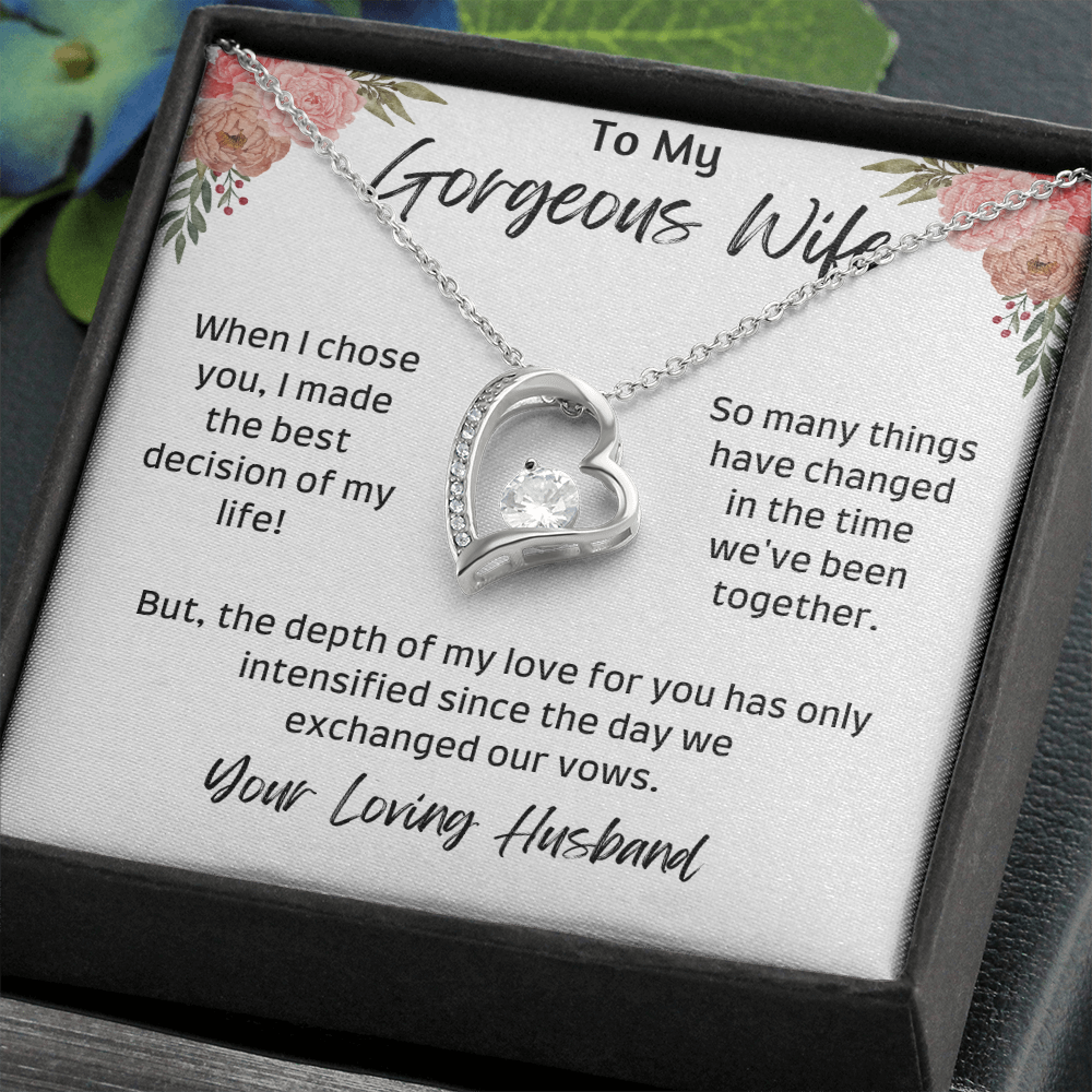 Gorgeous Wife / Forever Love Necklace